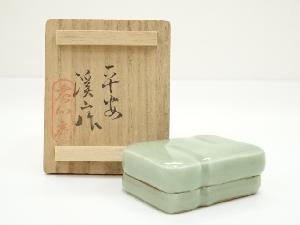 京焼　加藤渓山造　天龍寺青磁巳香合（共箱）